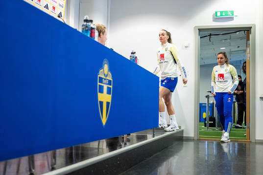 Kosovare Asllani and Johanna Rytting Kaneryd