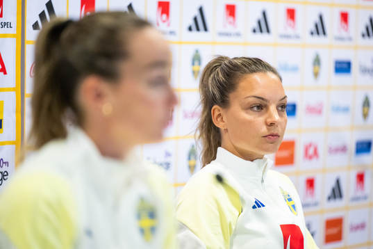 Kosovare Asllani and Johanna Rytting Kaneryd