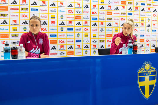 Irene Paredes and Alexia Putellas of the Spanish Women's