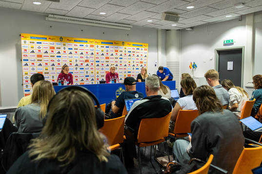 Irene Paredes and Alexia Putellas of the Spanish Women's