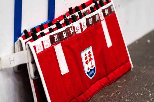 Timrås materialväska med skridskoskenor