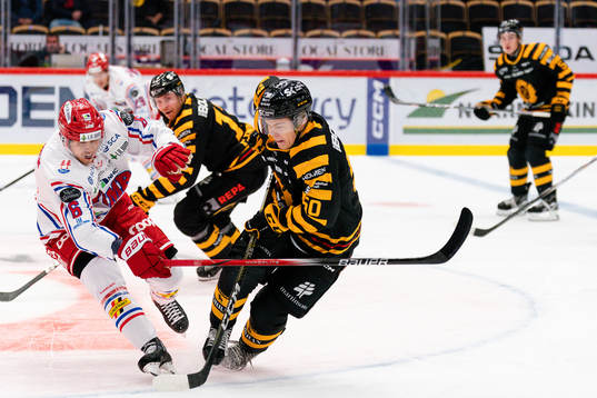 Timrås Joonas Lyytinen och Skellefteås Oskar Vuollet