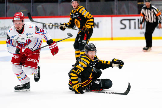 Timrås Jonathan Dahlén och Skellefteås Pär Lindholm