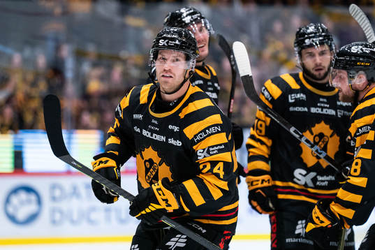 Skellefteås Oscar Lindberg jublar