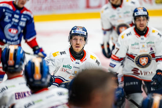 Växjös Kalle Kossila jublar