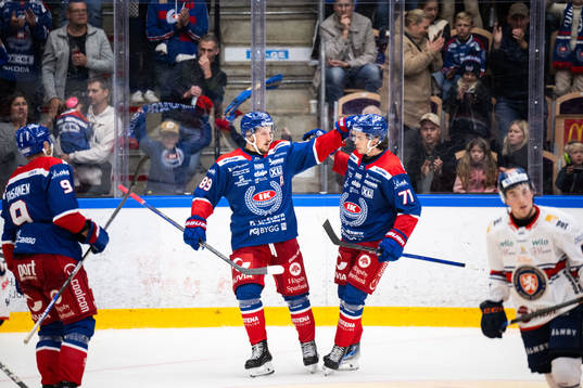 Oskarshamns Patrik Karlkvist jublar med Viktor Lodin