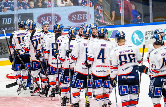Växjös spelare jublar