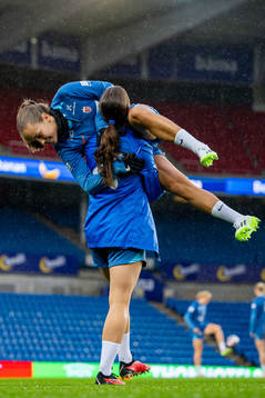 Guro Reiten and Tuva Hansen of the Norwegian women's
