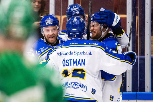 Leksands Marcus Karlberg och Peter Cehlarik jublar