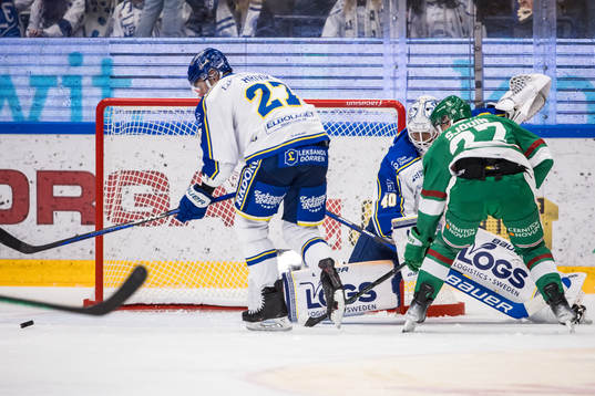 Leksands Marek Hrivik och Leksands målvakt Mantas Armalis