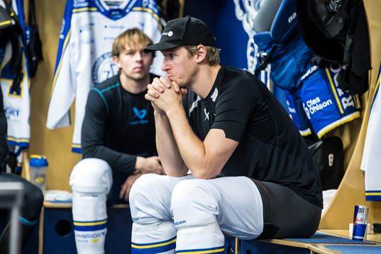 Leksands Carter Ashton innan ishockeymatchen i SHL mellan