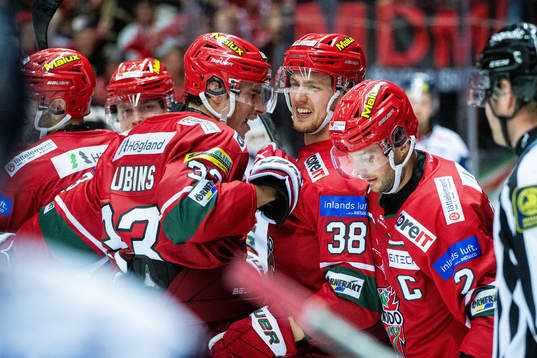 MoDos Johan Södergran jublar