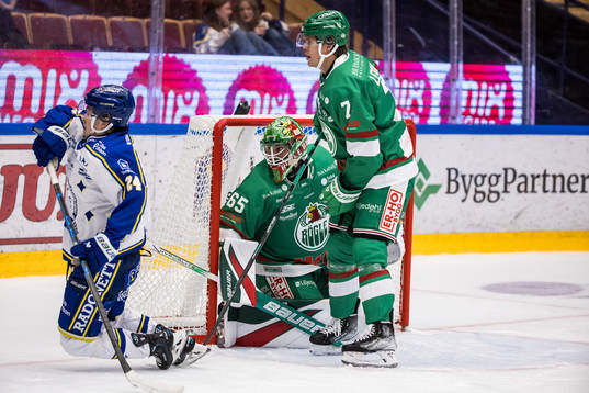 Leksands Arvid Eljas och Rögles målvakt Christoffer