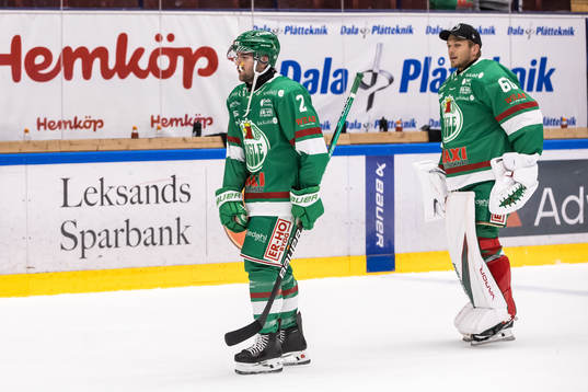 Rögles Thomas Grégoire och målvakt Petr Kvaca deppar