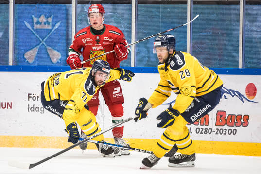 Södertäljes Emil Alba och Södertäljes Dominic Turgeon