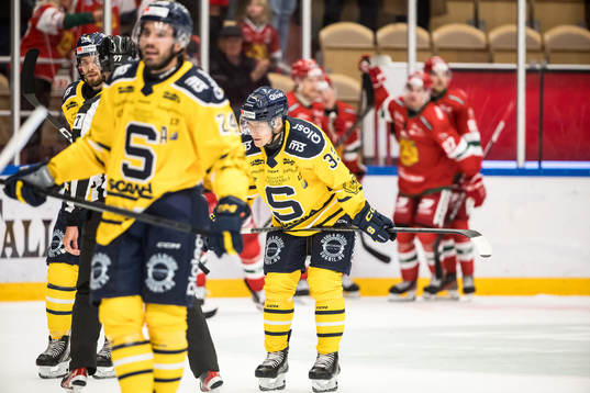 Södertäljes Filiph Engsund deppar