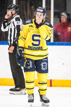 Södertäljes Albin Carlson deppar