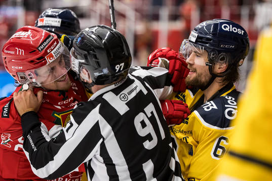 Moras Gustav Willman-Borvik och Södertäljes Olli Vainio