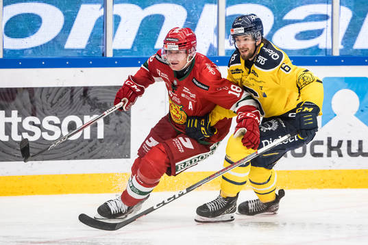 Moras Henrik Eriksson och Södertäljes Olli Vainio