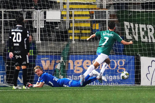 Brages Emil Tot Wikström jublar