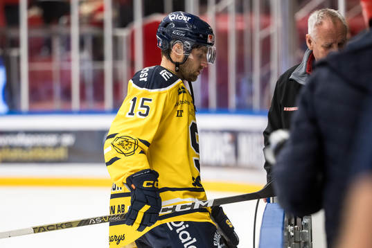 Södertäljes Albin Carlson deppar