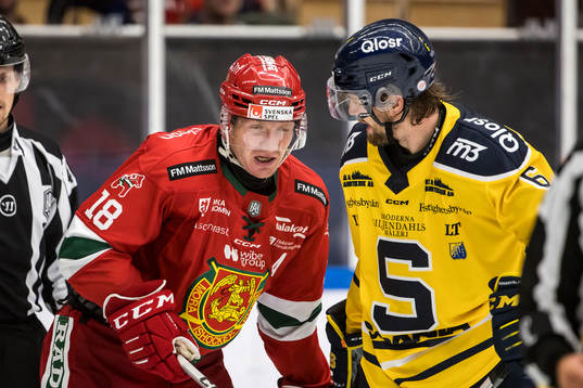 Moras Henrik Eriksson och Södertäljes Olli Vainio
