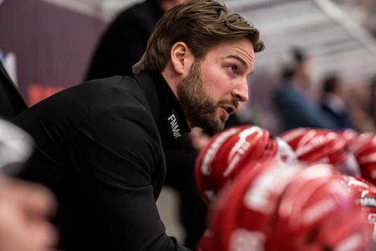 Moras assisterande tränare Fabian Gunnarsson