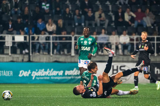 Brages Pontus Rödin och Örebros Samuel Kroon