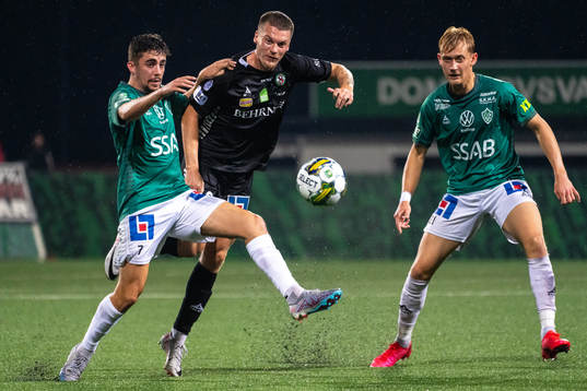 Brages Emil Tot Wikström och Örebros Samuel Kroon