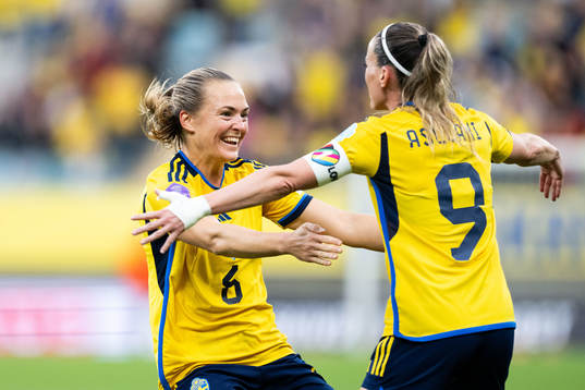Magdalena Eriksson of Sweden celebrates with Kosovare