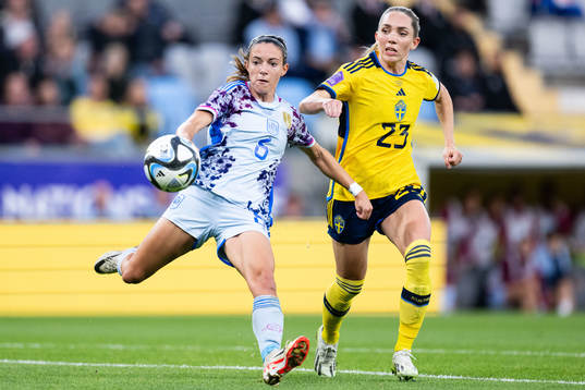 Aitana Bonmati of Spain and Elin Rubensson of Sweden