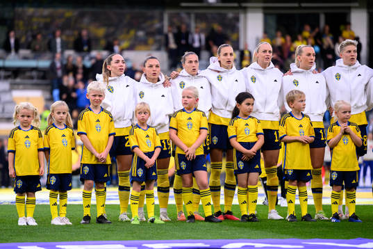 Players of Sweden at lineup