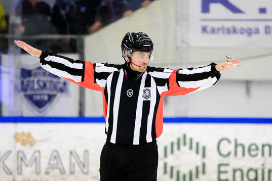 Domare Filip Granrud ger tecken för inget mål