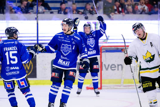 Karlskogas Alexander Leandersson jublar