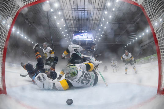 Björklövens målvakt Joona Voutilainen släpper in 3-3 av
