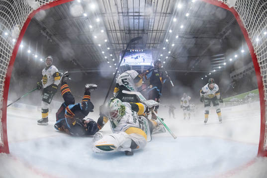 Björklövens målvakt Joona Voutilainen släpper in 3-3 av