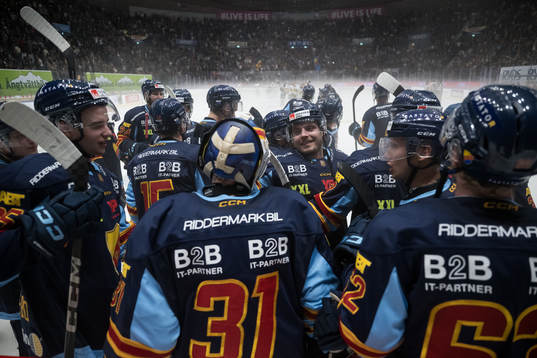 under ishockeymatchen i Hockeyallsvenskan mellan