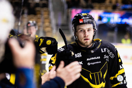 Västerås Kyle Topping jublar