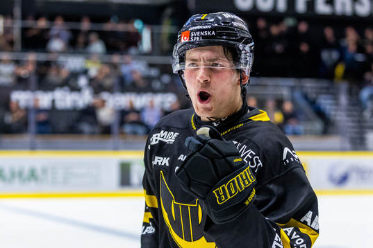 Västerås Hannes Hellberg jublar