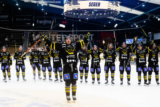 Västerås Jimmie Jansson Lorek jublar med lagkamrater
