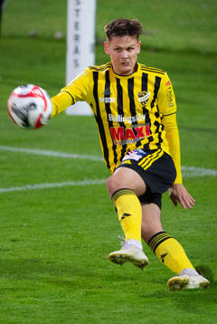 IFK Hässleholms Viktor Ahlgren i matchen i division 2