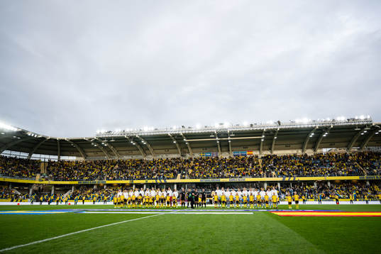 Players of Sweden and of Spain