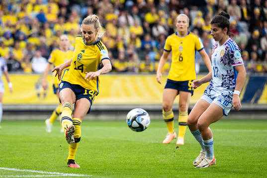 Nathalie Björn of Sweden and Lucía García Córdoba of
