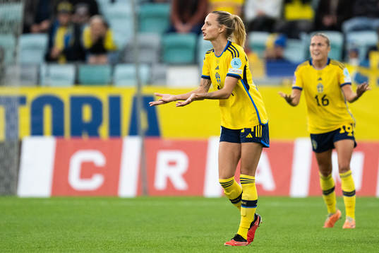 Nathalie Björn of Sweden reacts