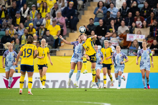 Athenea del Castillo of Spain and Elin Rubensson of Sweden