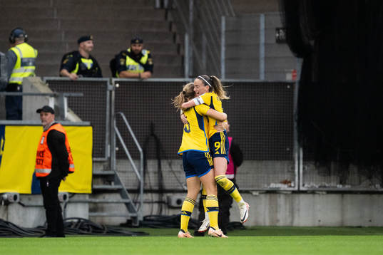 Magdalena Eriksson of Sweden celebrates with Kosovare