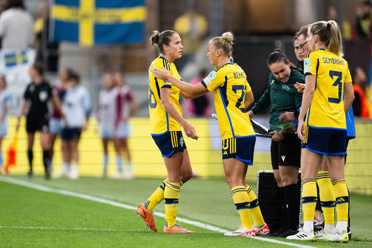 Filippa Angeldahl and Hanna Bennison of Sweden