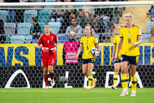 Goalkeeper Zecira Musovic and Magdalena Eriksson of Sweden