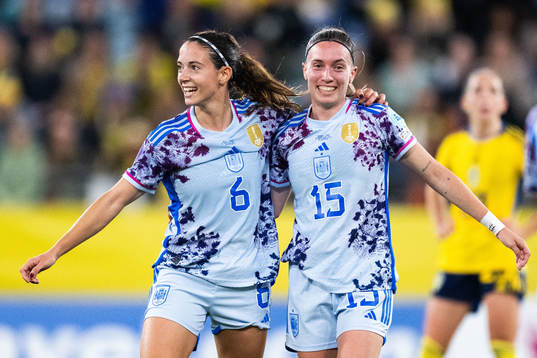 Aitana Bonmati and Eva Maria Navarro Garcia of Spain