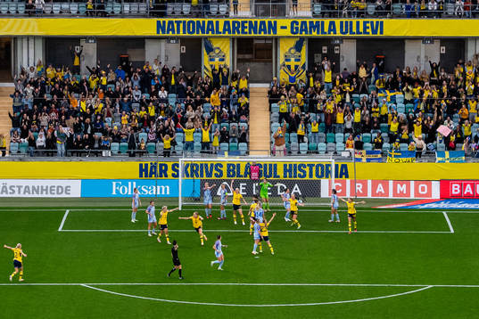 Magdalena Eriksson of Sweden celebrates with team mates